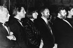 На фото слева направо – модельеры Джорджо Армани, Валентино Гаравани, Мария Манделли (Krizia), Джанни Версаче и Джанфранко Ферре в Квиринальском дворце в Риме, 24 января 1986 года