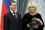 30 декабря 2010 года президент РФ Дмитрий Медведев присвоил звание Народной артистки Российской Федерации певице Ирине Аллегровой