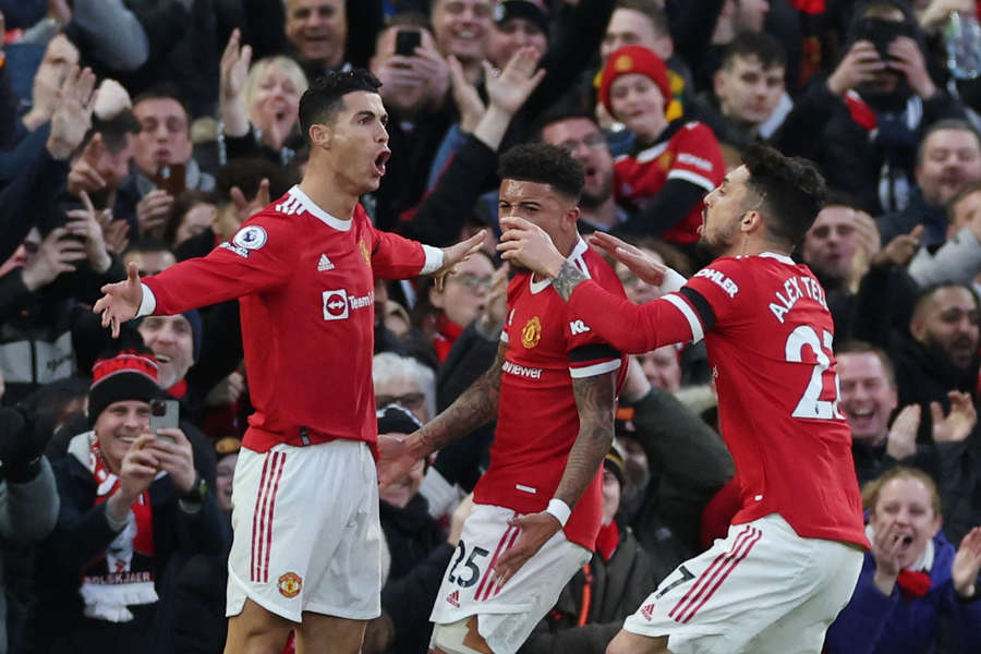 Криштиану Роналду празднует гол в составе «Манчестер Юнайтед»