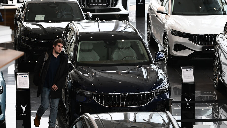 Стало известно, сколько россияне потратили на покупку новых авто в апреле