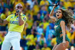 Дженнифер Лопес и Pitbull во время выступления на церемонии открытия чемпионата мира по футболу в Бразилии, 2014 год

