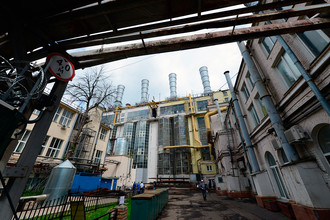 Старейшая действующая тепловая электростанция России — ГЭС-1 им. П.Г. Смидовича, расположенная на Раушской набережной в 600 метрах от Кремля