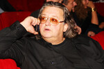 <b>Александр Градский</b>
<br><br>
«Я с 4-5 лет болею за «Спартак», болею за ромбик. Не знаю, как болеть сегодня. Я был влюблен в игру Хусаинова, Папаева, Черенкова, Титова, Осянина, Карпина, Мостового... Болел за этих игроков потому, что они олицетворяли стиль команды с ромбиком на груди», — сетовал Градский в период неудач «Спартака». Великий музыкант вплоть до последних дней жизни внимательно следил за судьбой красно-белых, знал поименно даже игроков дубля и регулярно комментировал происходящее в клубе. Последний матч красно-белых, который посмотрел Градский, «Спартак» выиграл — аж у итальянского «Наполи», великой команды, в которой когда-то выступал Диего Марадона.
