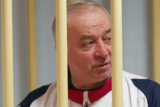 Полковник запаса Сергей Скрипаль, обвиняемый в шпионаже, в зале Московского окружного суда, 2006 год