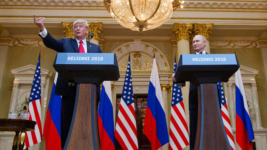 Президент США Дональд Трамп и президент России Владимир Путин во время встречи в Хельсинки, июль 2018 года