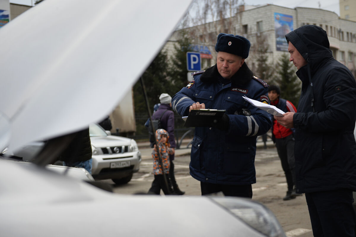 Гаишники поставили на учет «клон» автомобиля. Настоящая машина не может  выехать на дорогу - Газета.Ru