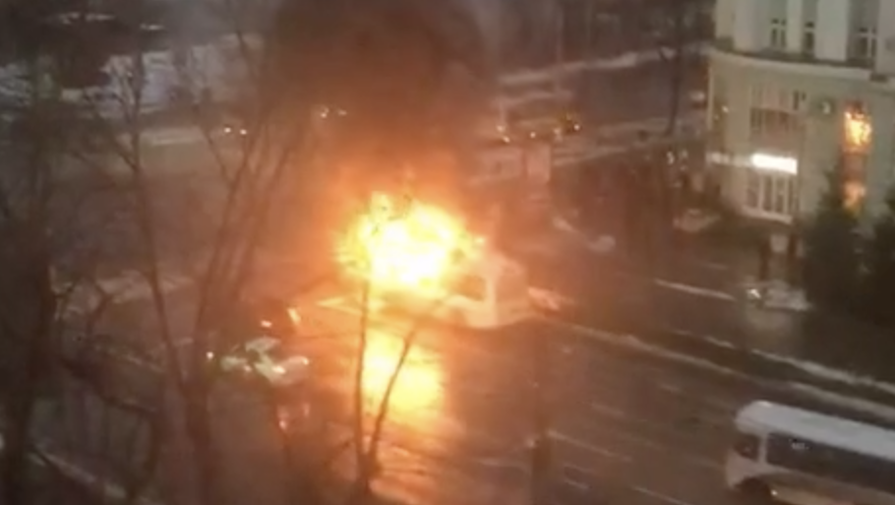 Пассажирский автобус сгорел в центре Саранска