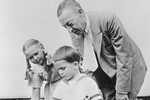 Сергей Рахманинов со своими внуками в поместье Рахманиновых близ озера Люцерн, 1936 год