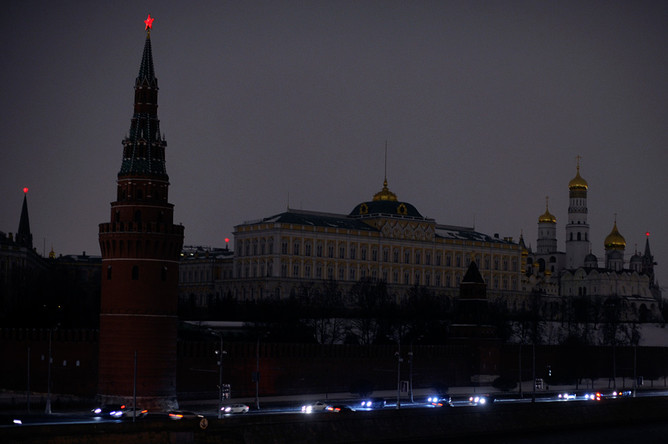 Вид на Кремль во время отключения света в рамках акции «Час Земли»