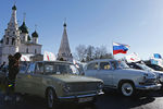 Перед стартом автопробега, посвященного второй годовщине присоединения Крыма к России, на Советской площади в Ярославле