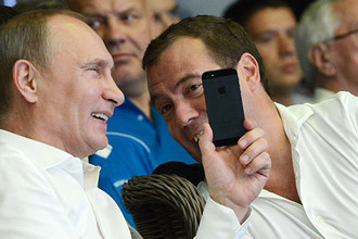 Президент России Владимир Путин и премьер-министр Дмитрий Медведев