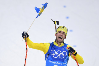 Олимпийский чемпион в эстафете шведский биатлонист Фредрик Линдстрем