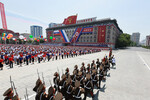 Церемония официальной встречи президента РФ Владимира Путина и председателя государственных дел Корейской Народно-Демократической Республики Ким Чен Ына на площади Ким Ир Сена в Пхеньяне, 19 июня 2024 года
