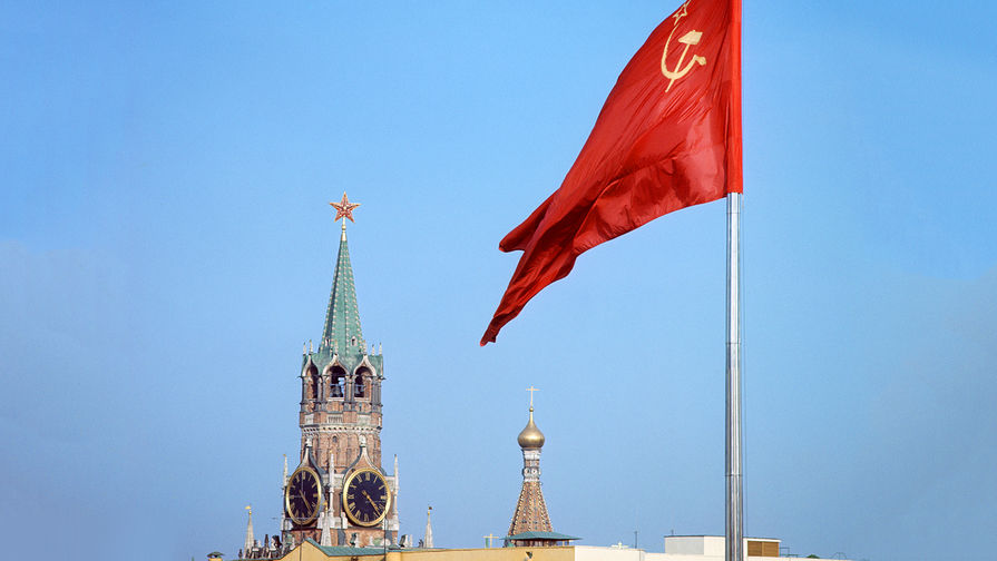 Вид на Спасскую башню Кремля, 1971 год