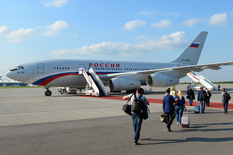 Самолет Специального летного отряда «Россия» Ил-96-300 в московском аэропорту Внуково, июнь 2016 года