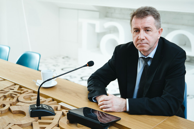 Заместитель директора ФСИН, генерал-майор внутренней службы Валерий Максименко во время интервью в редакции «Газеты.Ru», 9 марта 2017 года