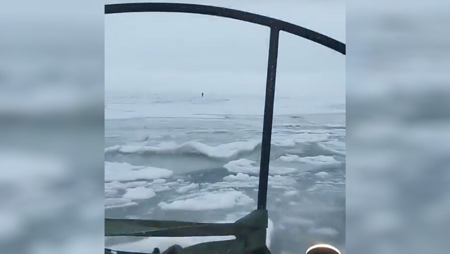 В Ленобласти рыбак вышел на Финский залив и оказался на отколовшейся льдине