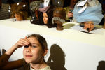 Юная посетительница проекта «Звук театра» во время акции «Ночь в музее» в Третьяковской галерее на Крымском Валу