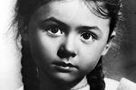 Первая роль Селезневой — Сашенька в фильме «Алеша Птицын вырабатывает характер», 1953