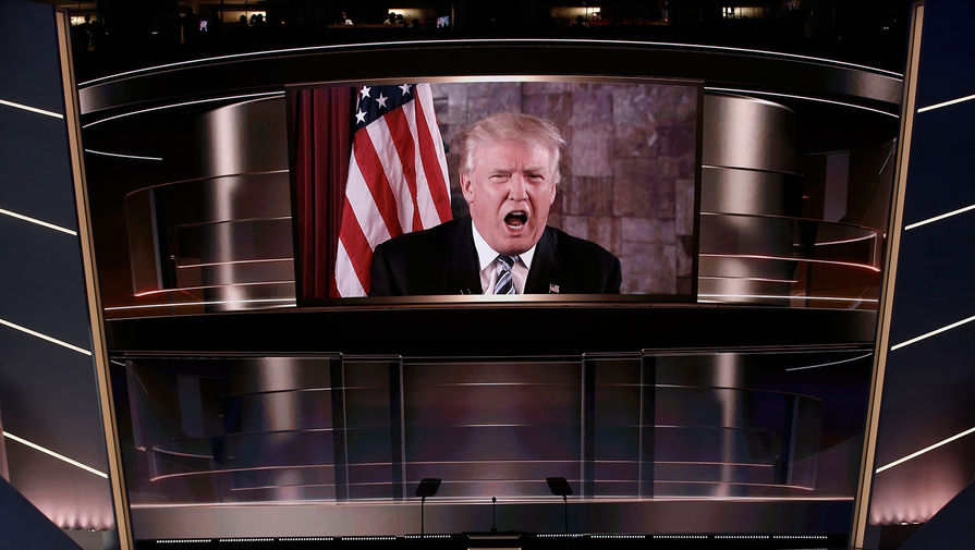 Кандидат в президенты США Дональд Трамп выступает в прямом эфире из башни Трампа в Нью-Йорке на национальном съезде Республиканской партии в Кливленде, штат Огайо, США