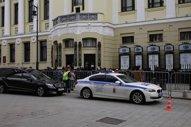 Во время церемонии прощания с актером театра и кино Николаем Караченцовым в театре «Ленком» в Москве, 29 октября 2018 года