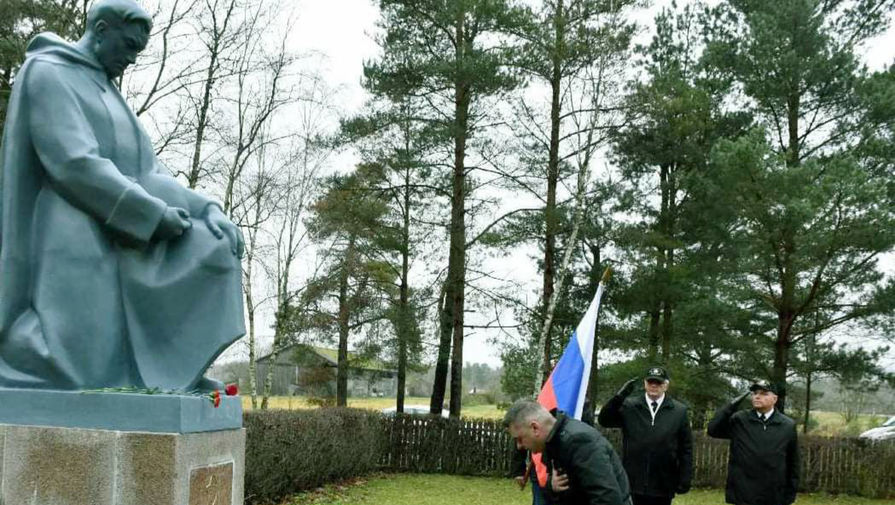 Правящие партии Латвии решили изменить закон ради сноса памятника советским солдатам