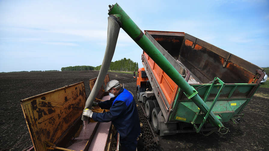 Путин поддержал инициативу о разблокировке 265 тысяч тонн удобрений