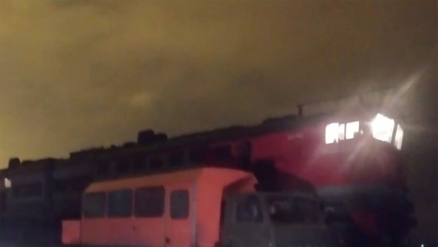 В Челябинске пассажирский КамАЗ приспособили для воровства солярки с железной дороги