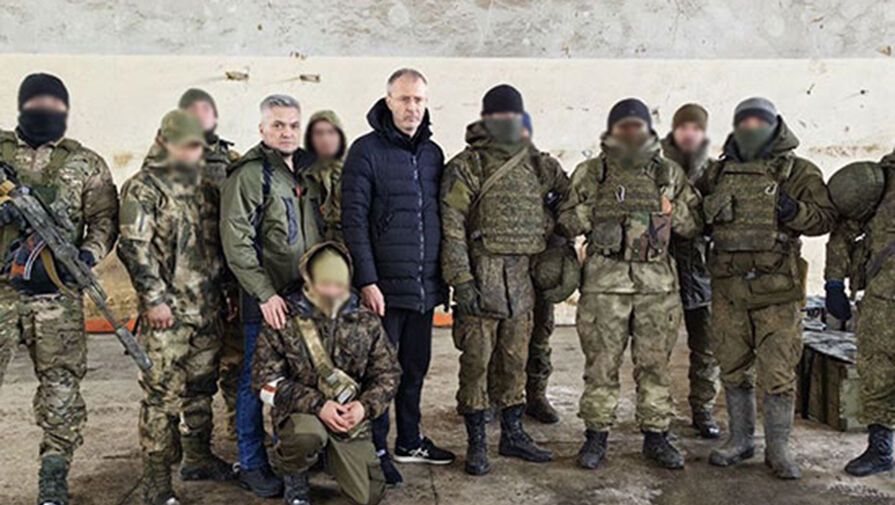 Чукотский губернатор приехал в зону СВО и встретился с бойцами морской пехоты