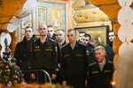 Военнослужащие во время праздничного богослужения в Свято-Андреевском морском кафедральном соборе, Североморск, 7 января 2024 года