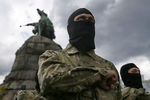 Доброволец батальона «Азов», который отправляется на юго-восток страны в зону «антитеррористической операции»