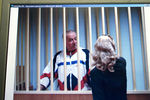 Полковник запаса Сергей Скрипаль, обвиняемый в шпионаже, в зале Московского окружного суда, 2006 год 