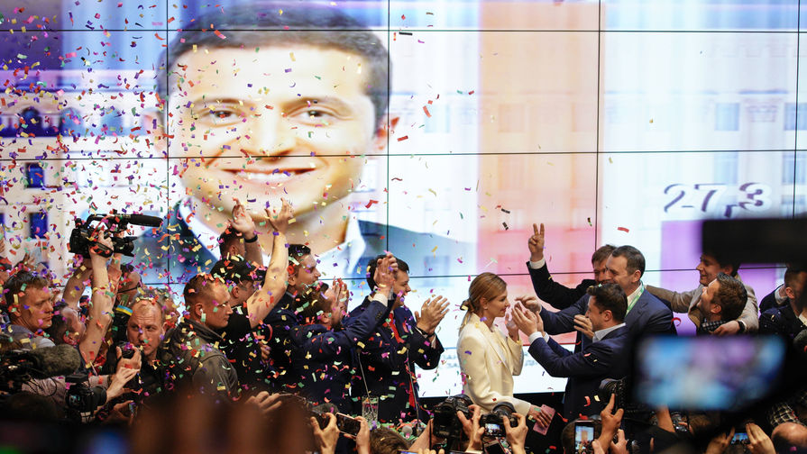 Штаб Владимира Зеленского в Киеве после объявления результатов экзитполов на выборах президента Украины, 21 апреля 2019 года
