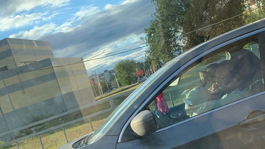 В Балаково женщина управляла автомобилем с грудным ребенком на руках