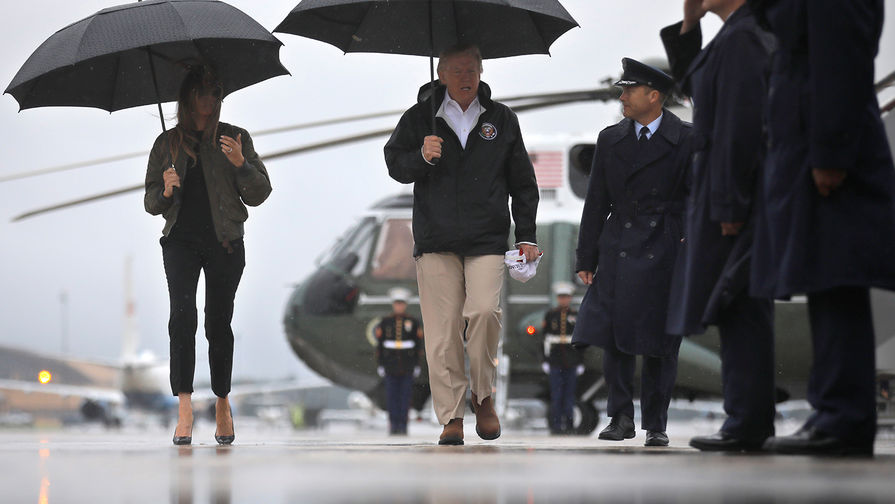 Президент США Дональд Трамп с женой Меланией прибыли в Техас, где прошел сильнейший за 12 лет ураган «Харви»