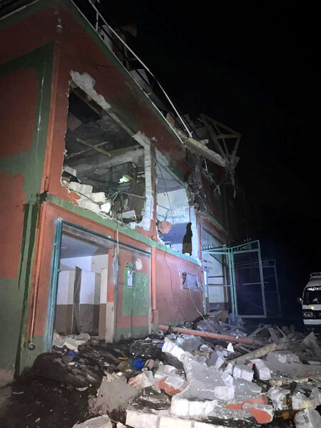 Поврежденное в&nbsp;результате индийской ракетной атаки здание в&nbsp;городе Музаффарабаде, Кашмир, 7&nbsp;мая 2025&nbsp;года