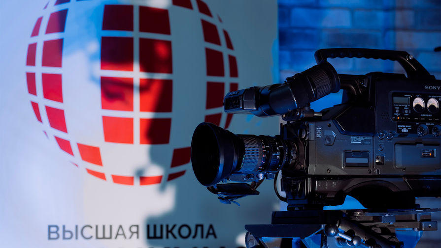 Отчисленные за лайк студентки школы Останкино восстановлены на учебе через суд