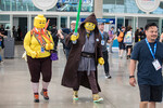 Посетители на фестивале Comic-Con в Сан-Диего
