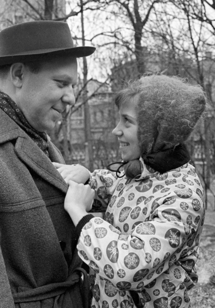 Олег Попов с дочерью Олей, 1965 год