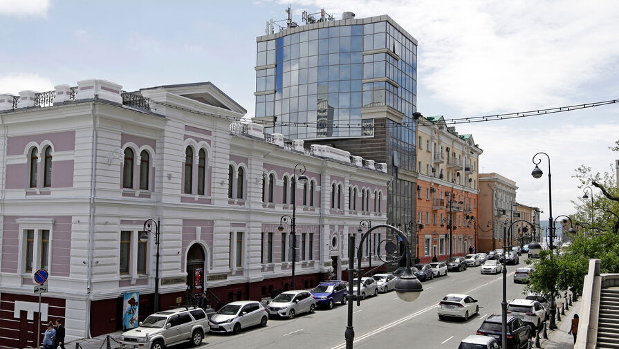 В Приморье открылись выставки Богатства Земли Олонхо, посвященные искусству Якутии