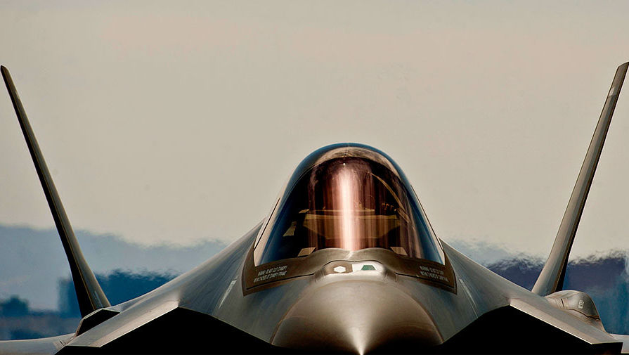 Истребитель F-35A Lightning II на базе ВВС США Неллис в Неваде, 2013 год