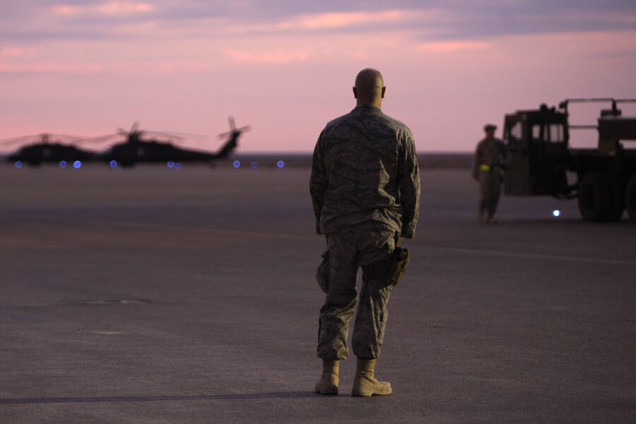 Американские военные ранены после обстрела авиабазы в Ираке