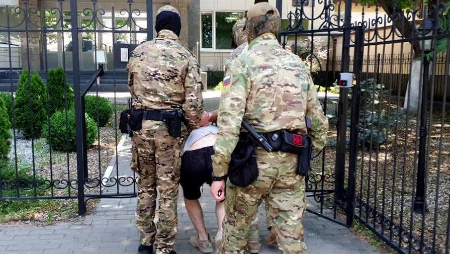Появилось видео задержания сторонников украинских неонацистов в Белгороде