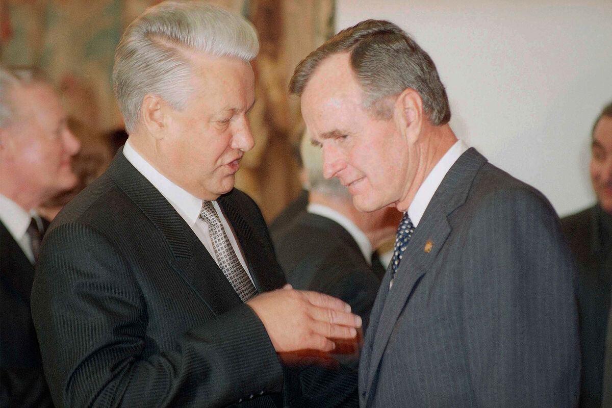Президент США Джордж Буш-старший (справа) и президент России Борис Ельцин, Мюнхен, 1992 год