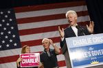Билл Клинтон выступает в поддержку кандидата от Флориды Чарли Криста