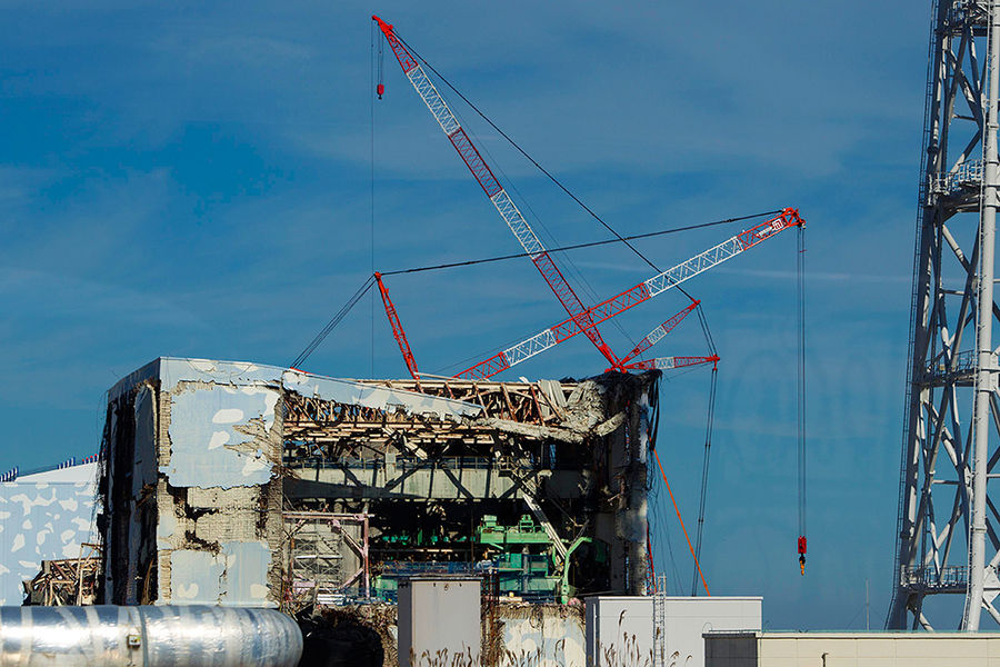 Разрушенный энергоблок № 4&nbsp;АЭС «Фукусима-1», 12&nbsp;ноября 2011&nbsp;года