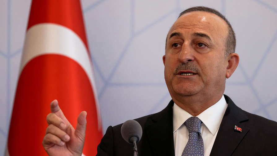 Глава МИД Турции обвинил Грецию в поставках нефти РФ в ЕС в обход санкций