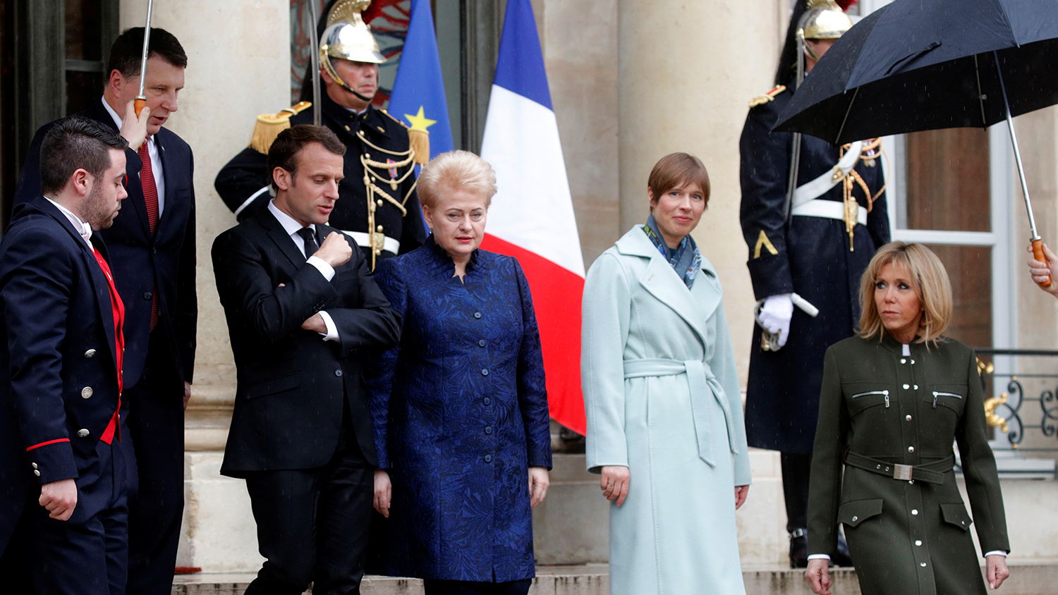 Президент Франции Эммануэль Макрон, экс-президент Литвы Даля Грибаускайте, президент Эстонии Керсти Кальюлайд и жена Эммануэля Макрона Брижит в Елисейском дворце в Париже, 9 апреля 2018 год 