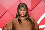 <b>Прешес Ли (Precious Lee)</b>
<br><br>
Модель прославилась как одна из немногих темнокожих девушек размера «плюс», которым удалось пробиться на подиумы крупнейших модных домов мира. Она родилась 13 сентября 1989 года в Атланте в семье предпринимателя и учительницы, в школе была очень активной, с детства интересовалась модой. В модельный бизнес попала в 18 лет, когда училась в университете — откликнулась на приглашение агентства пройти пробы и получила контракт. Во время учебы Прешес Ли снималась для каталогов – и только в свободное время. А потом переехала в Нью-Йорк, где ей занялось агентство Ford.
