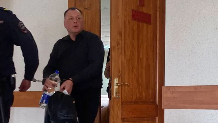 В Свердловской области лишили свободы экс-депутата, установившего камеру в женском туалете